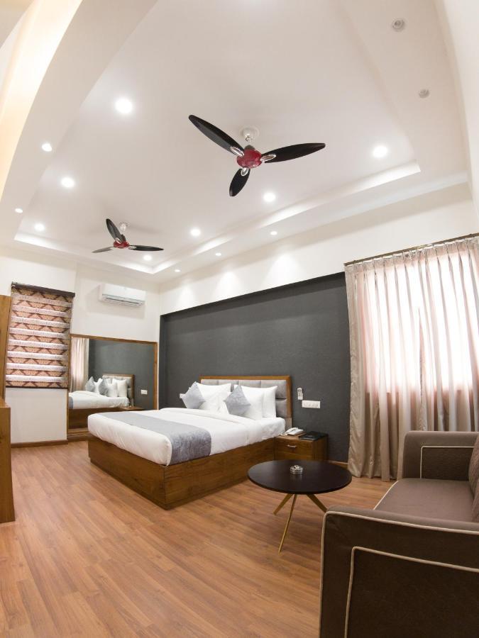 Hotel Vishal Imperial Rohtak Exterior foto