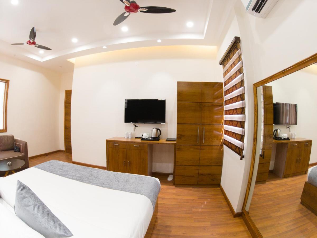 Hotel Vishal Imperial Rohtak Exterior foto