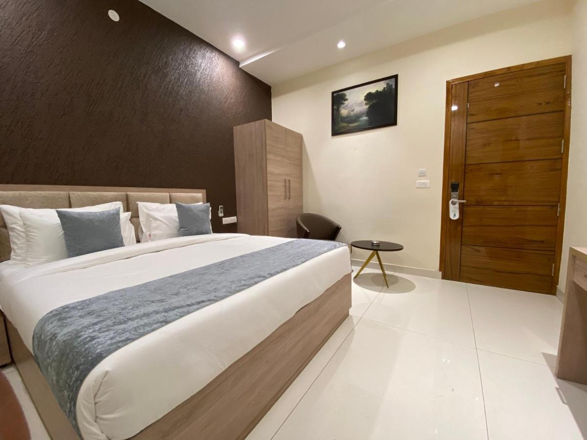 Hotel Vishal Imperial Rohtak Exterior foto