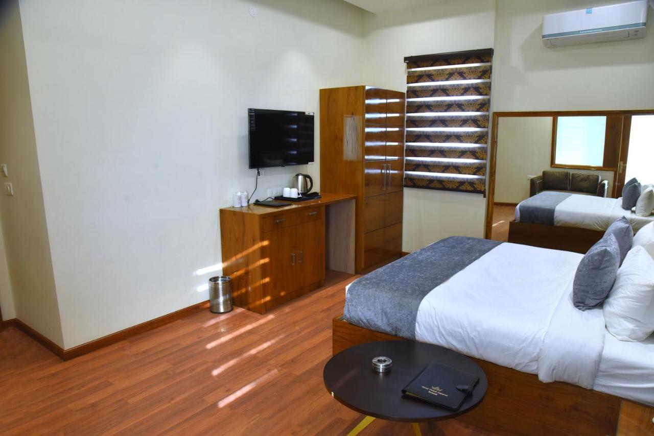 Hotel Vishal Imperial Rohtak Exterior foto
