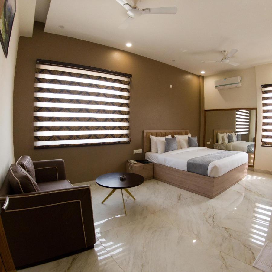 Hotel Vishal Imperial Rohtak Exterior foto