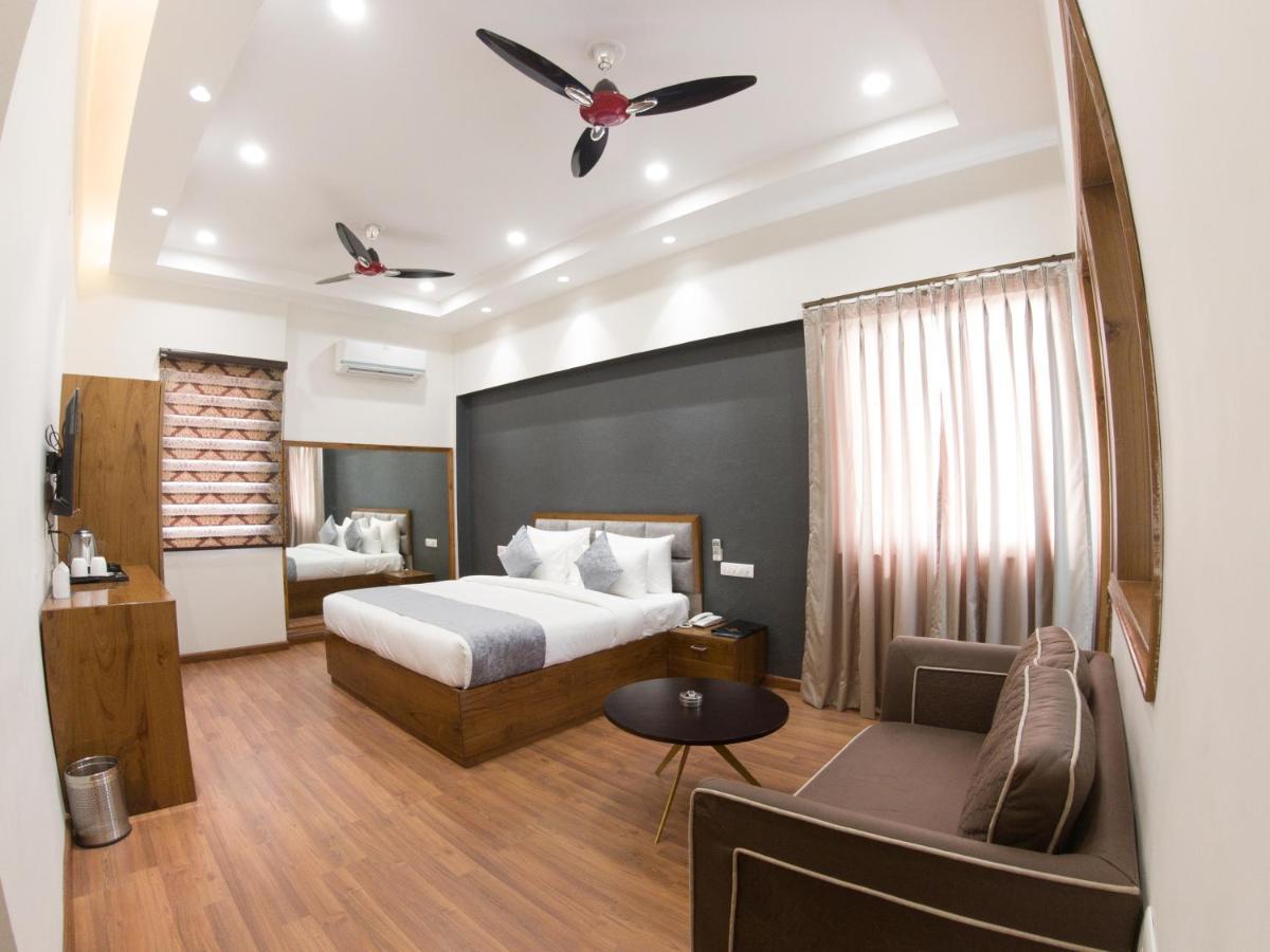 Hotel Vishal Imperial Rohtak Exterior foto