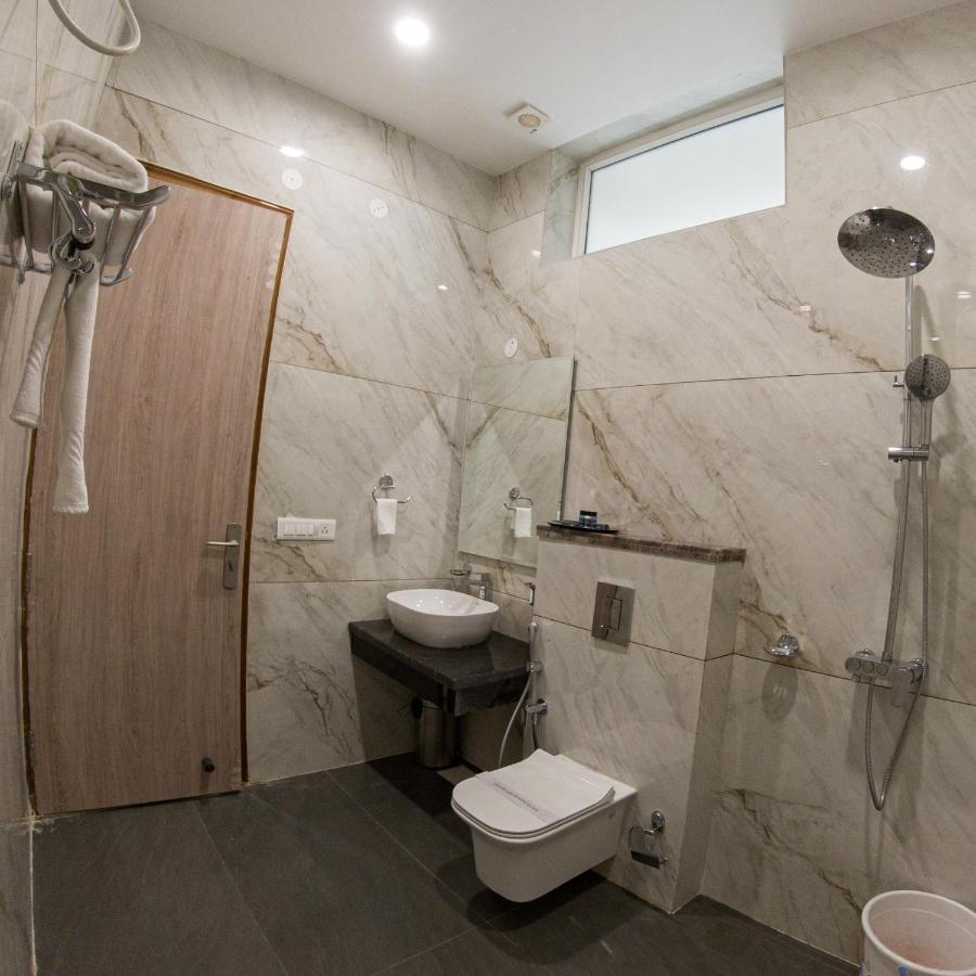 Hotel Vishal Imperial Rohtak Exterior foto