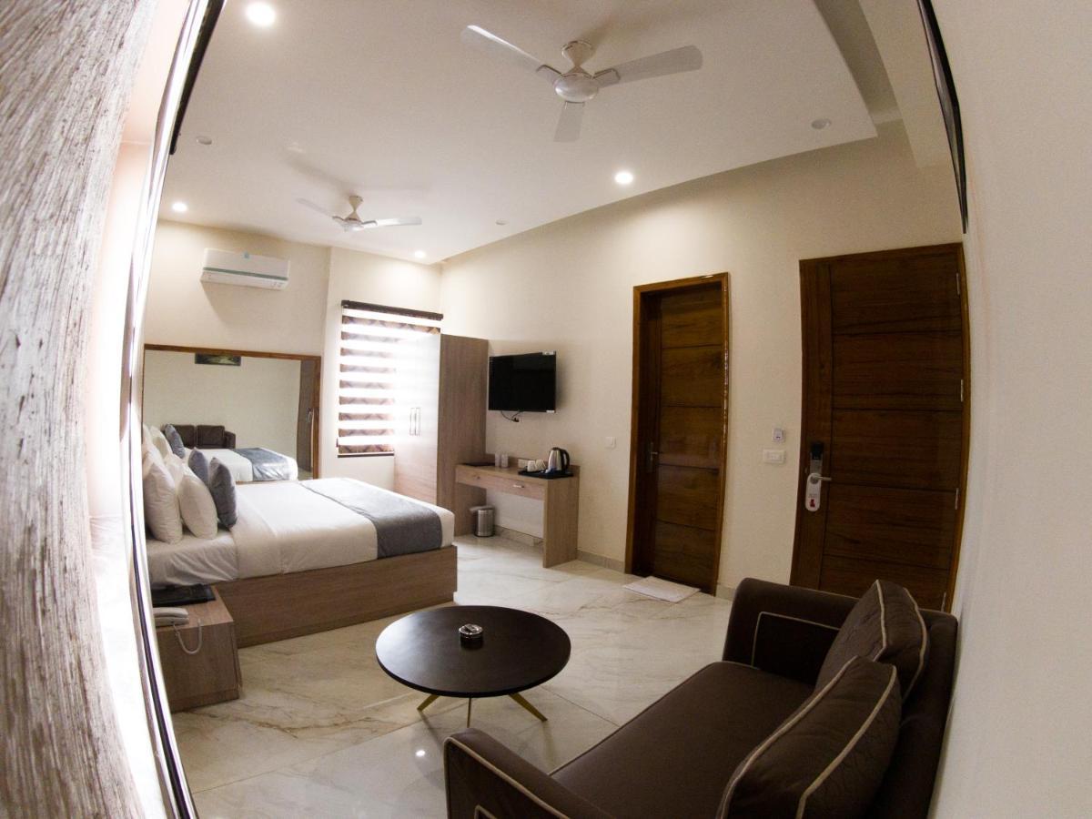 Hotel Vishal Imperial Rohtak Exterior foto